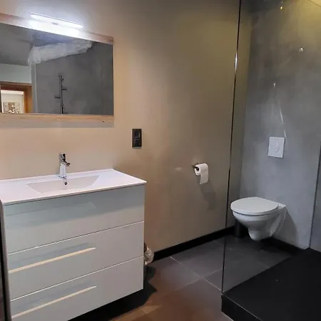 Boerenhol De Mote Bvba Bed and breakfast Poperinge